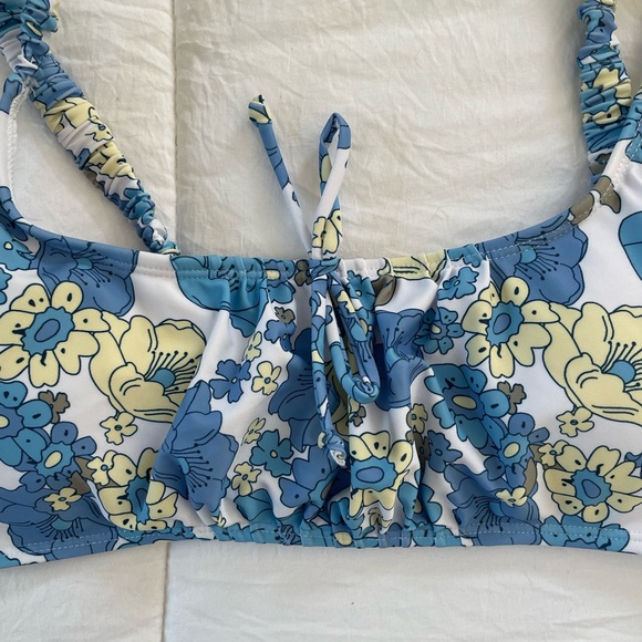 never worn bikini - Picture 2 of 4